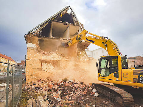 Abrissarbeiten, schwere Ausführung (Kette)